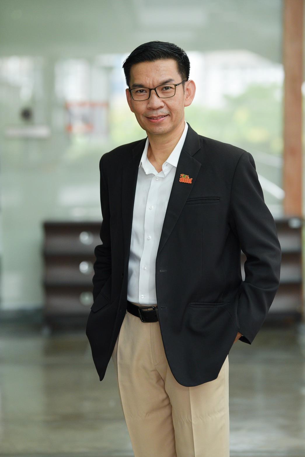 Dr Chawetsan Namwat